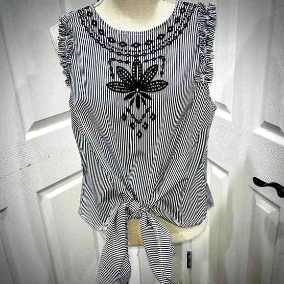 Signature Studio railroad striped, embroidered, sleeveless shirt with waist tie - Picture 1 of 9